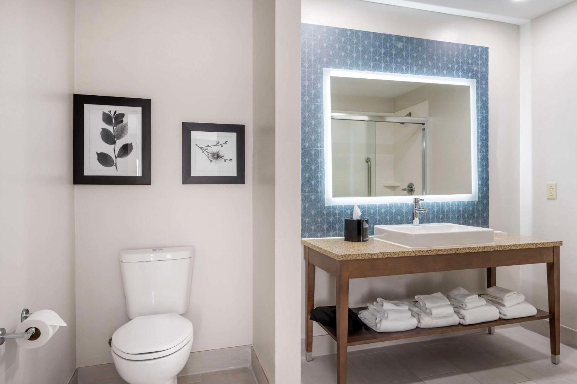 Country & By Radisson, Dayton South, Oh 3*
